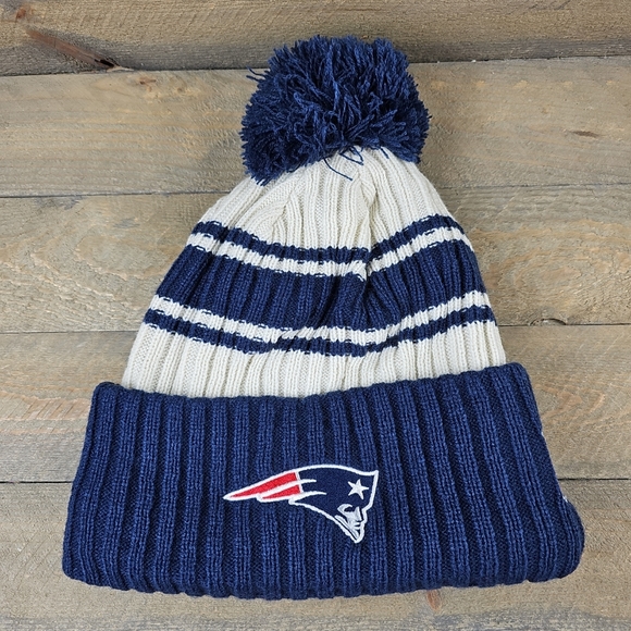 New Era New England Patriots NFL Football Lined Blue/Red/Cream Stocking Hat - Picture 3 of 9